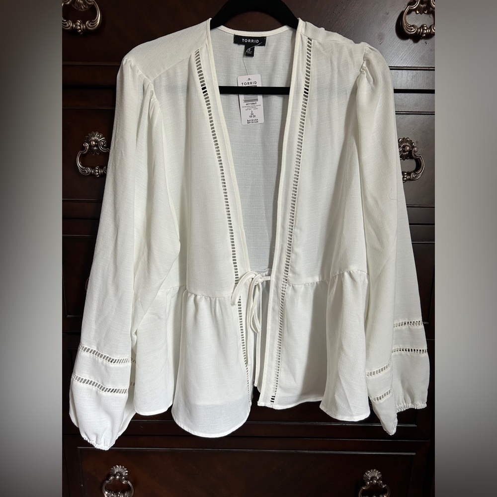 NWT Torrid Cloud Dancer White Woven Cardigan Third Piece Shrug Blouse